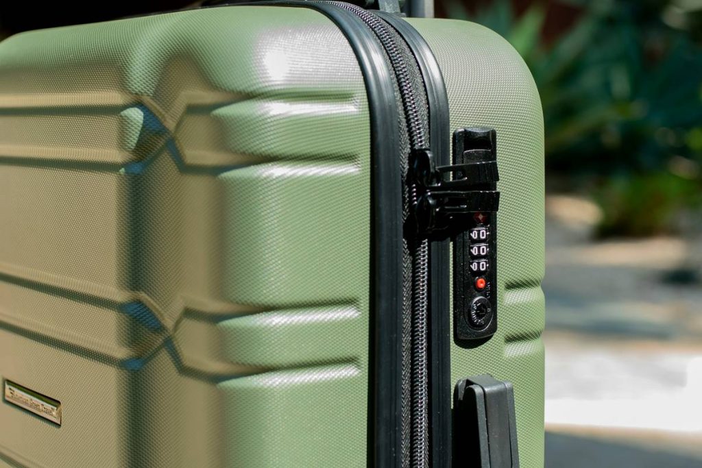 Impact-Resistant Suitcases: Your Luggage’s Best Defense Against Rough Handling