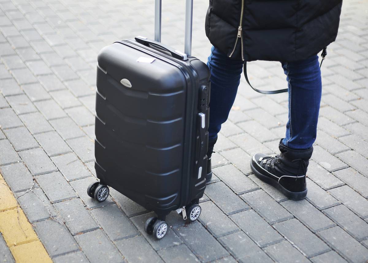 Jetsetter tough case bag surviving rough handling at airport baggage carousel
